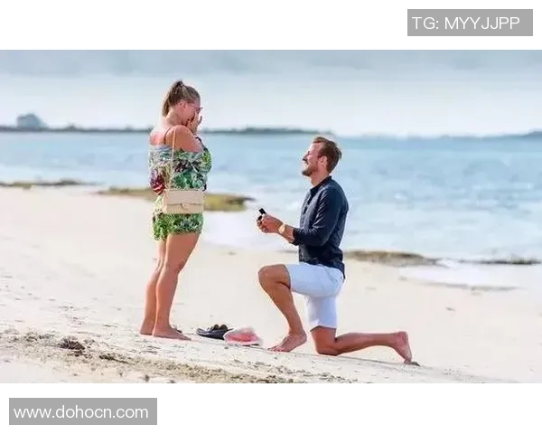 偶像与日本足球明星的浪漫爱情故事揭开神秘面纱