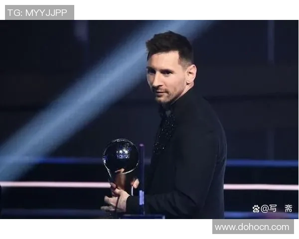 我妈妈心目中的足球明星是谁他在球场上的精彩表现让我感到骄傲