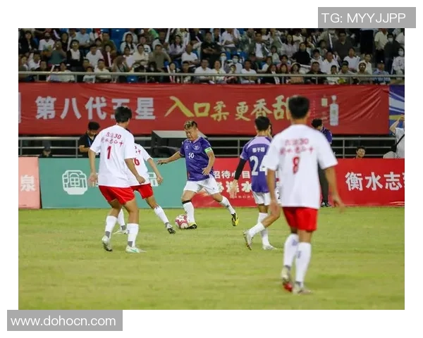 足球明星名字接诗的创意游戏让我们一起感受球场魅力与诗意之美