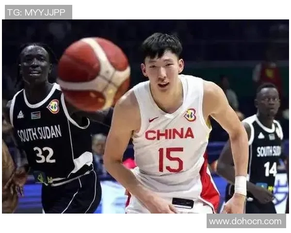 足球明星盛赞周琦的篮球才华与拼搏精神引发热议 足球明星盛赞周琦的篮球才华与拼搏精神引发热议